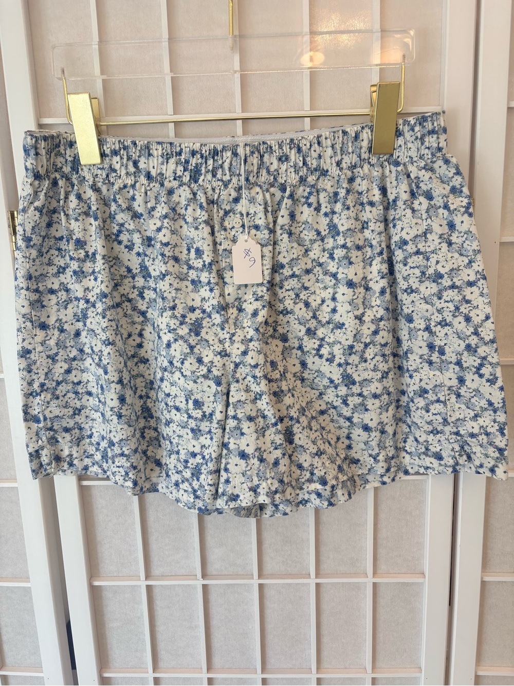 GAP Women's Blue and White Floral Athletic Shorts